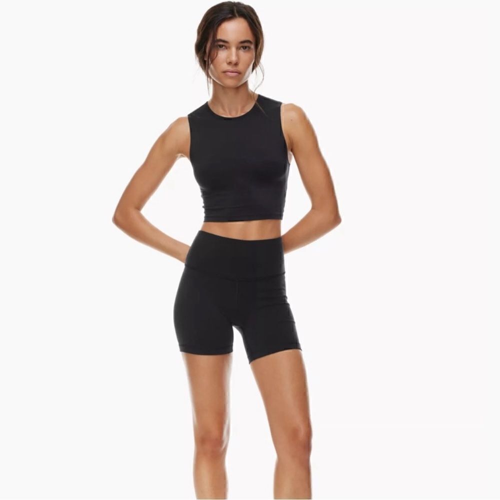 Aritzia TnAction biker shorts